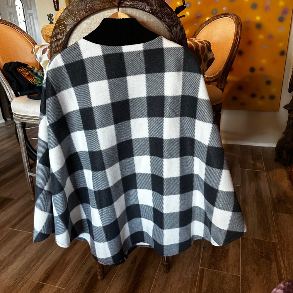 Flannel Poncho - Picture 2 of 10